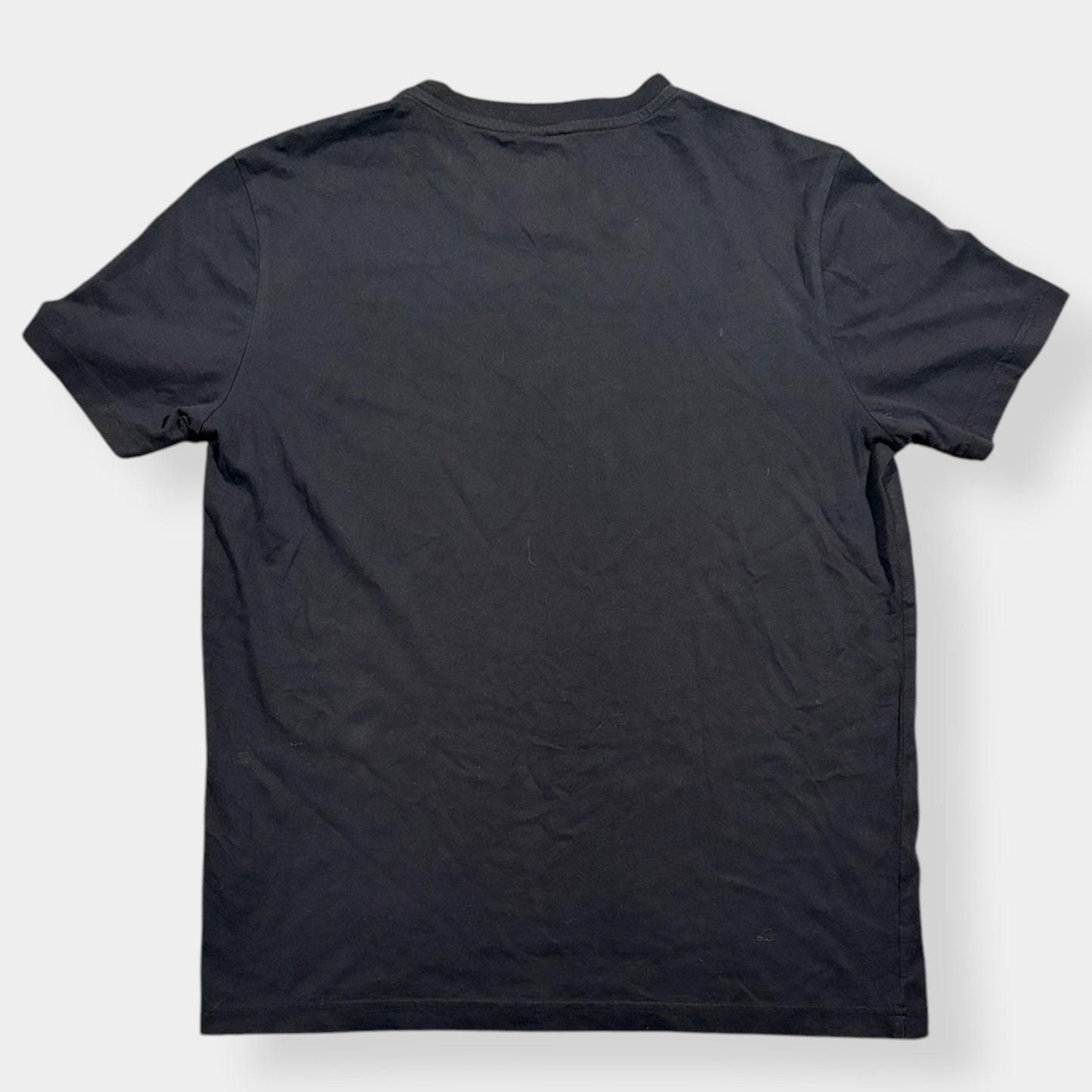 CHAMPION | BLACK SPELLOUT TEE (M)