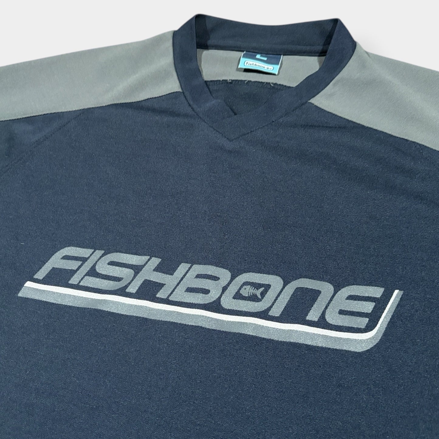 FISHBONE | Y2K SPELLOUT SKATE TEE (L)